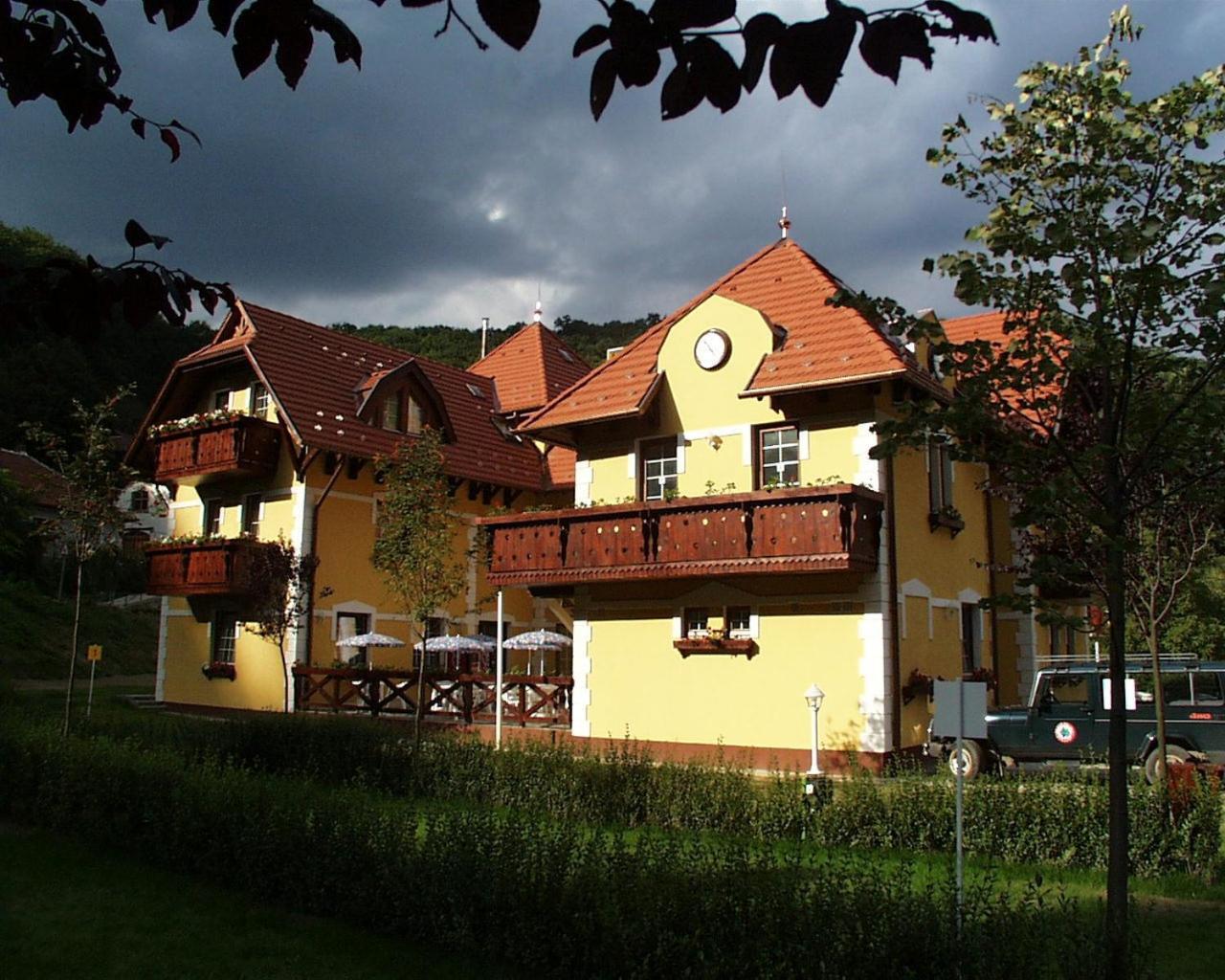 Hotel Szeleta ลิลลาฟือแร็ด ภายนอก รูปภาพ